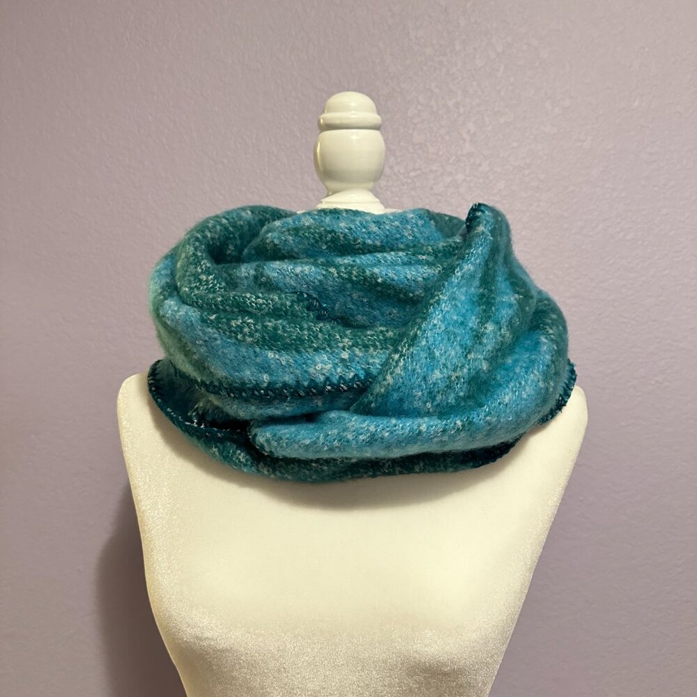 Women's Large Triangular Shawl / Wrap - image 3